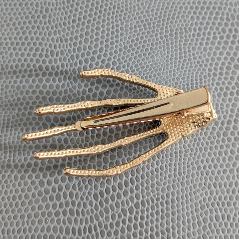 New Rhinestone Skeleton Hand Hair Clip - Picture 5 of 5
